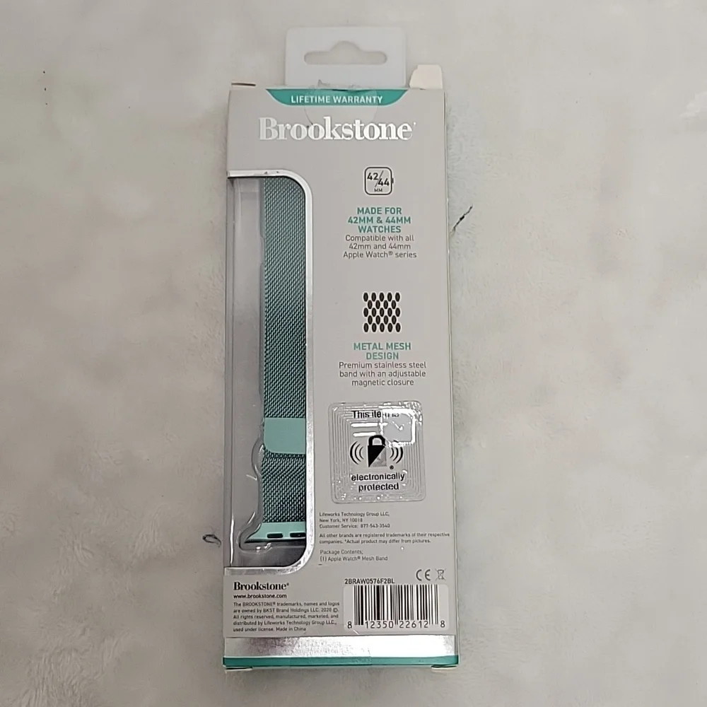 Brookstone 42-44MM Apple Watch Mesh Band New in Opened Box Magnetic Closure